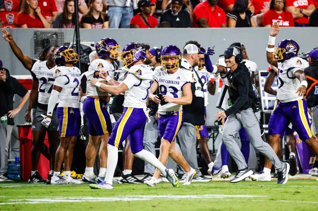Odds, picks, and best bet | Sports News