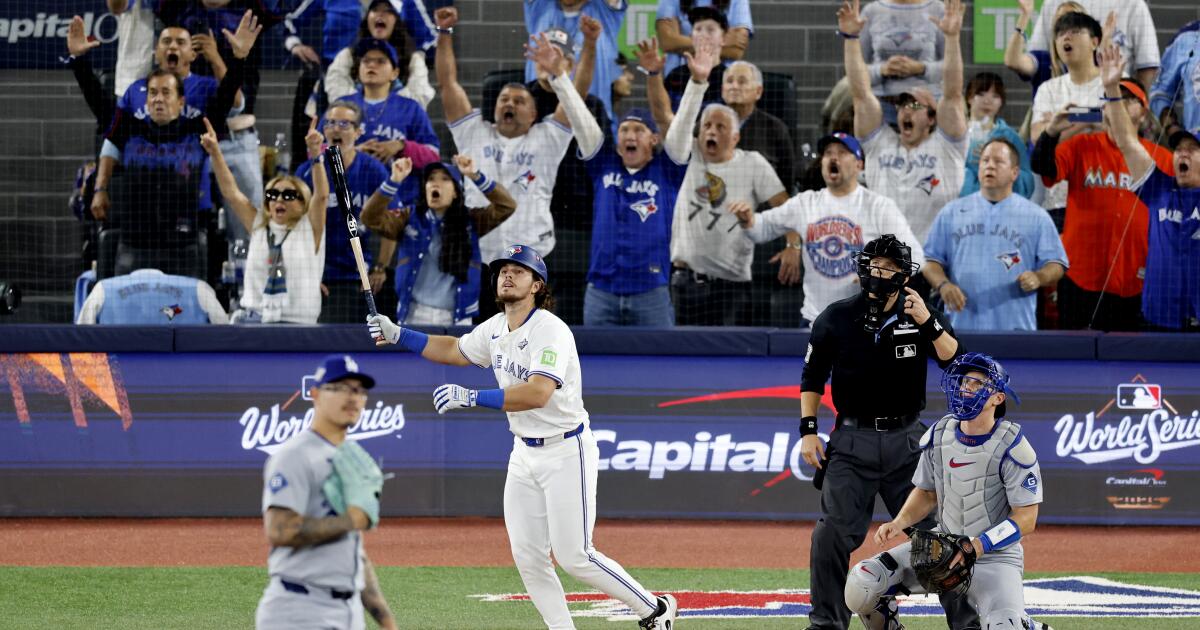 Photos: Dodgers lose to Blue Jays in Game 1 of the
