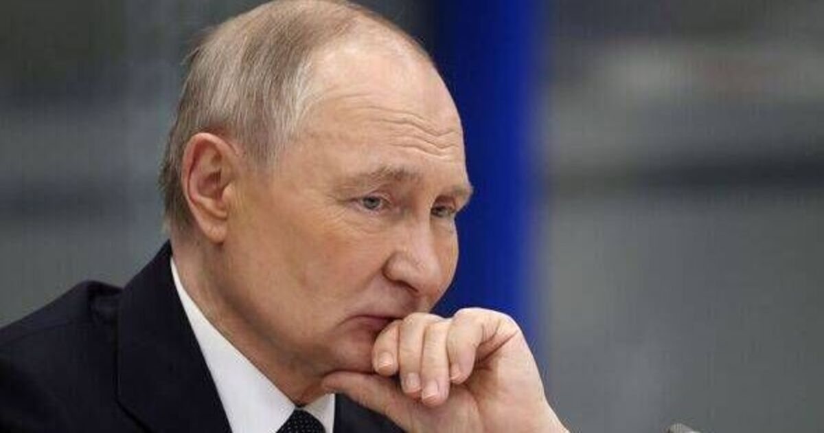 Putin's bodyguards ‘collect his excrement on