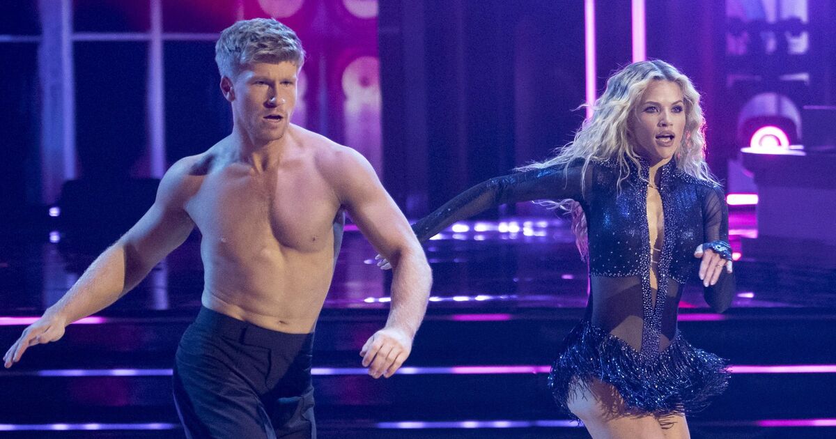 Robert Irwin apologizes for steamy DWTS | TV Shows