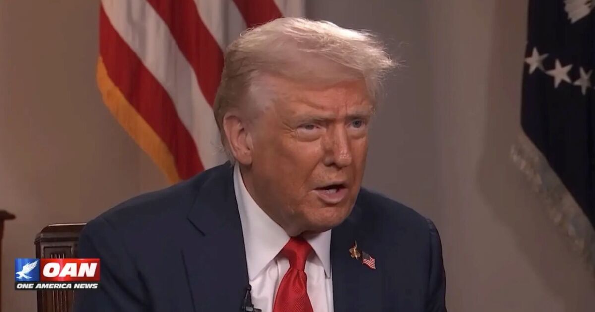 Trump weighs handing out $2,000 tariff rebate
