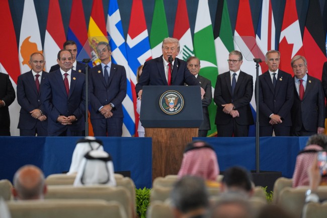 Trump's Very Funny Moment With World Leaders After