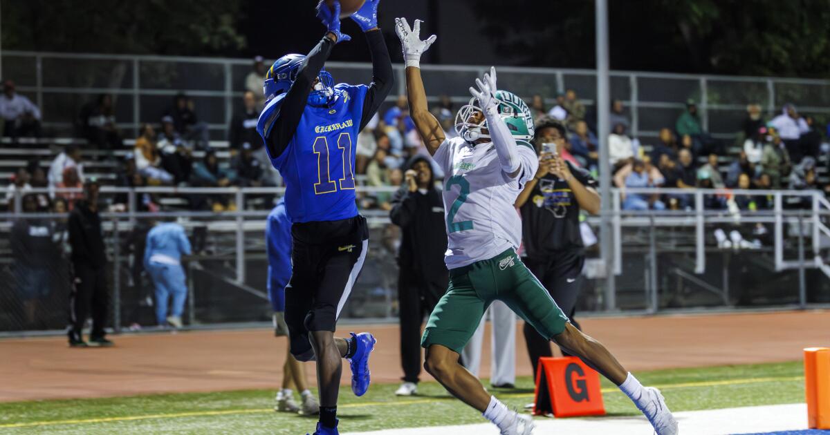 Two touchdowns in first half help Crenshaw defeat
