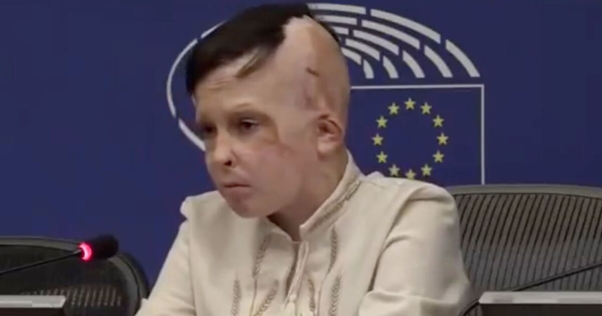 Heartbreaking moment interpreter breaks down as | Political News