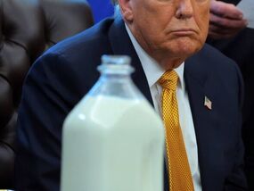 Fox viewers worried for Donald Trump as he ‘falls | Latest US News