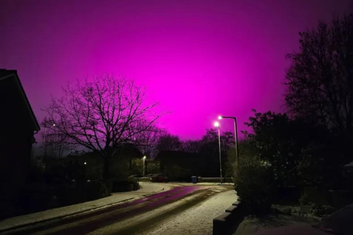 Towns sky mysteriously turns pink, turns out this | Lifestyle News
