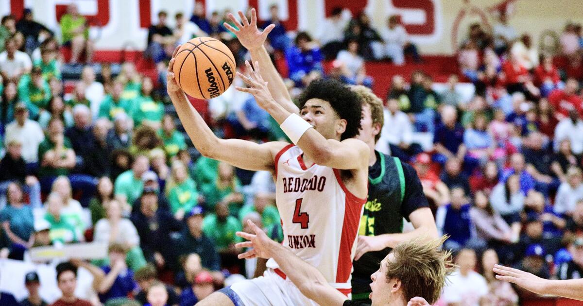 Devin Wright leads Redondo Union to win over rival