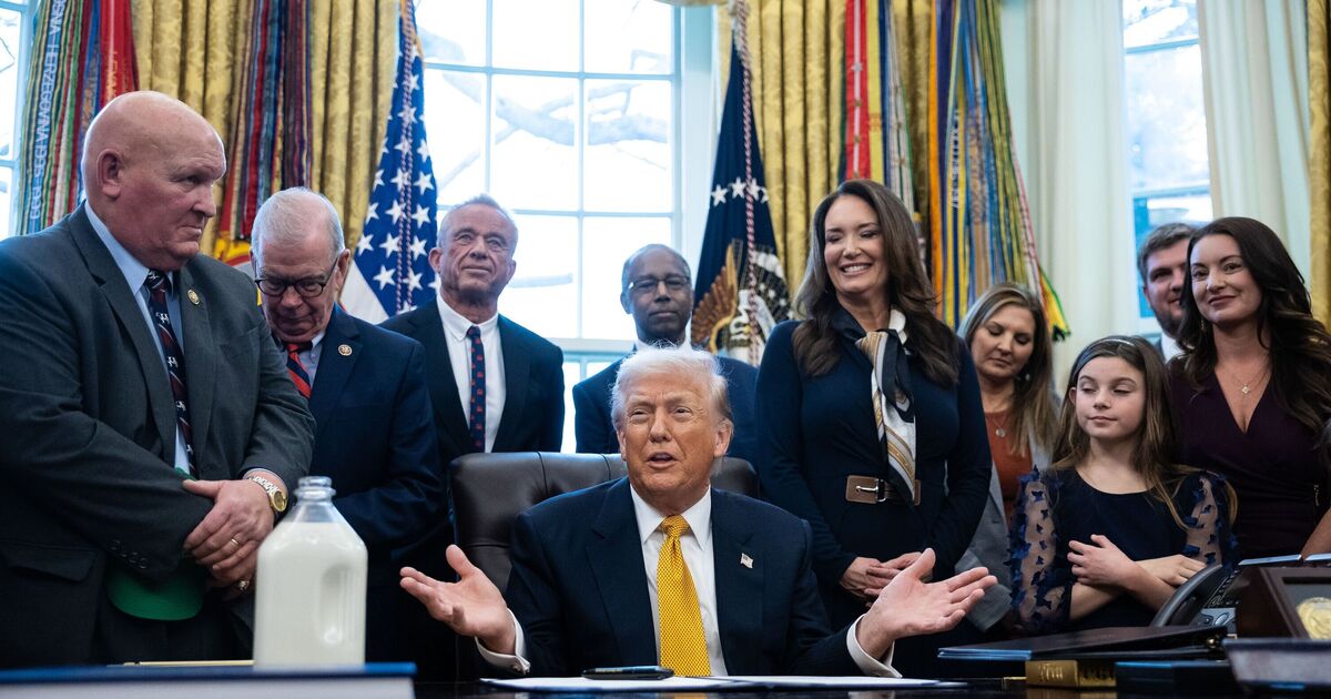 Fox News cuts away from Trump in shock move as he talks | Latest US News