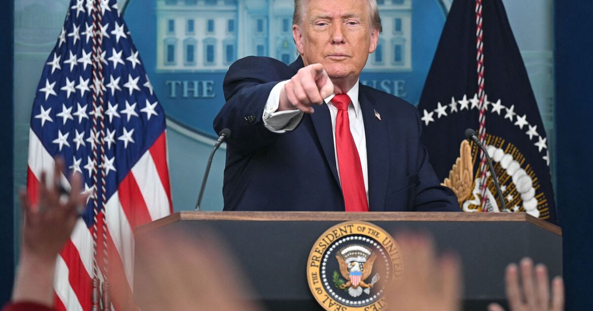 Trumps chilling 3-word warning on how far hes | Political News