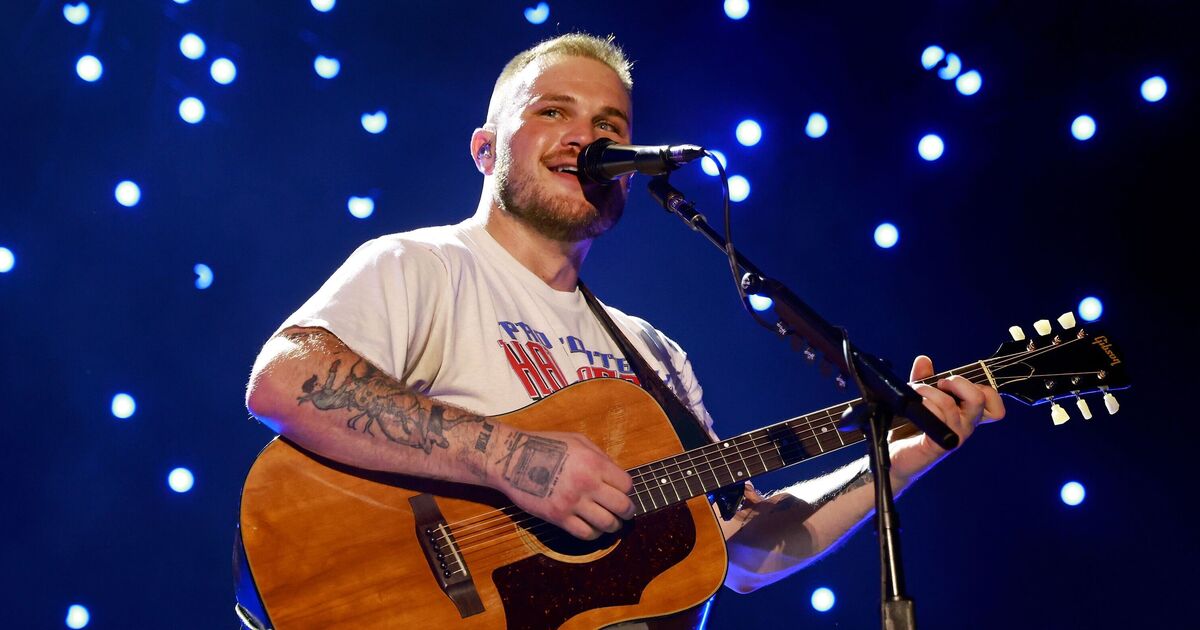 Zach Bryan allegedly throws jab at ex Brianna | Music News