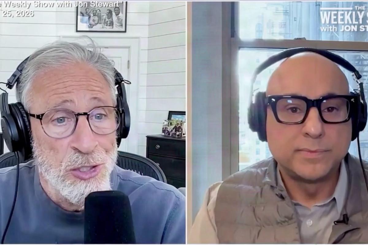 Jon Stewart says media squandered trust with | Gossip Wire