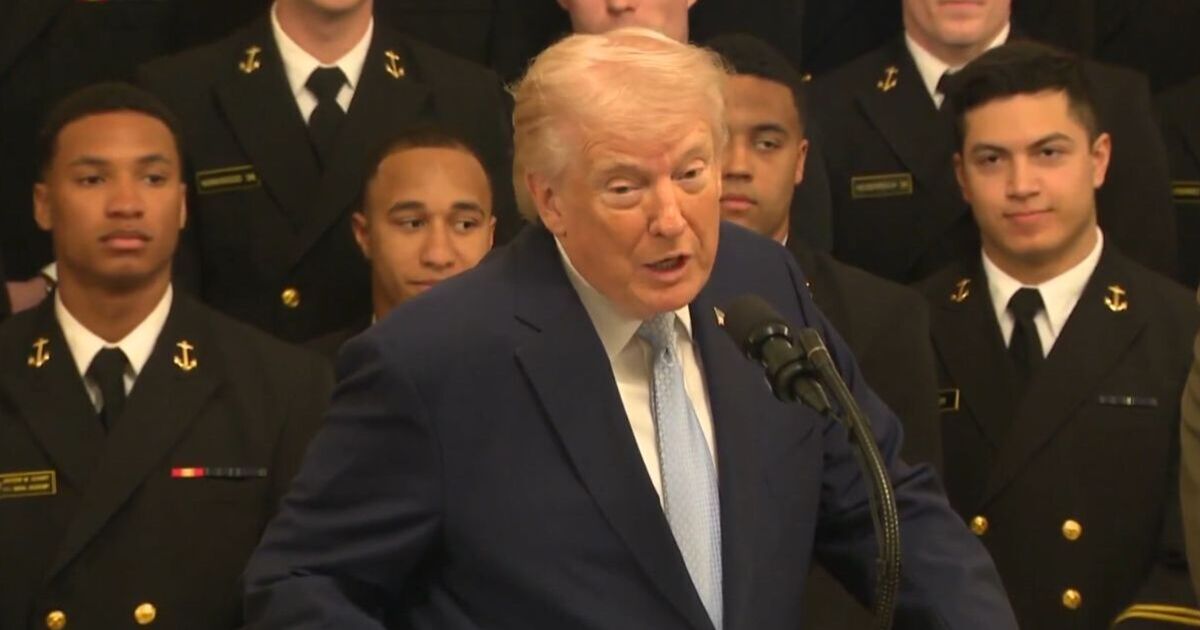 Gossip Wire News halted for Donald Trump alert – and its bad | UK News