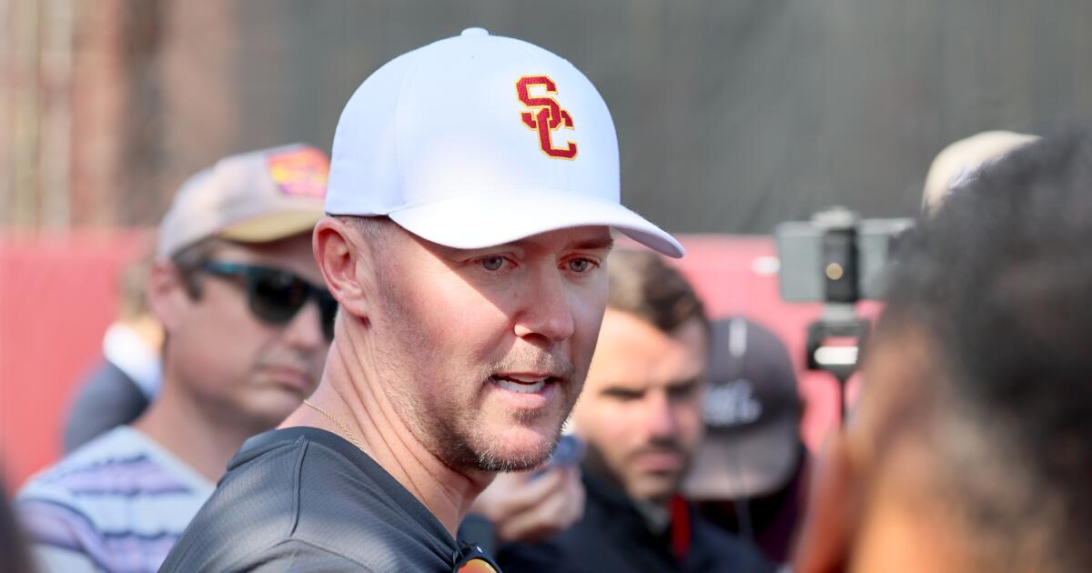 USC kicks off spring football practice with influx