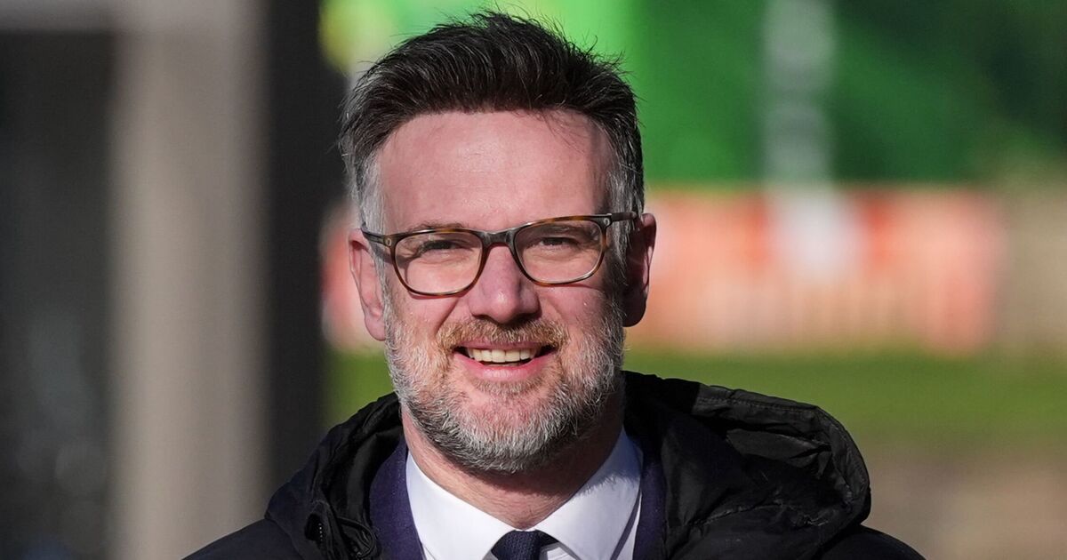 Bargain Hunt presenter hits jackpot after ripping up | UK News