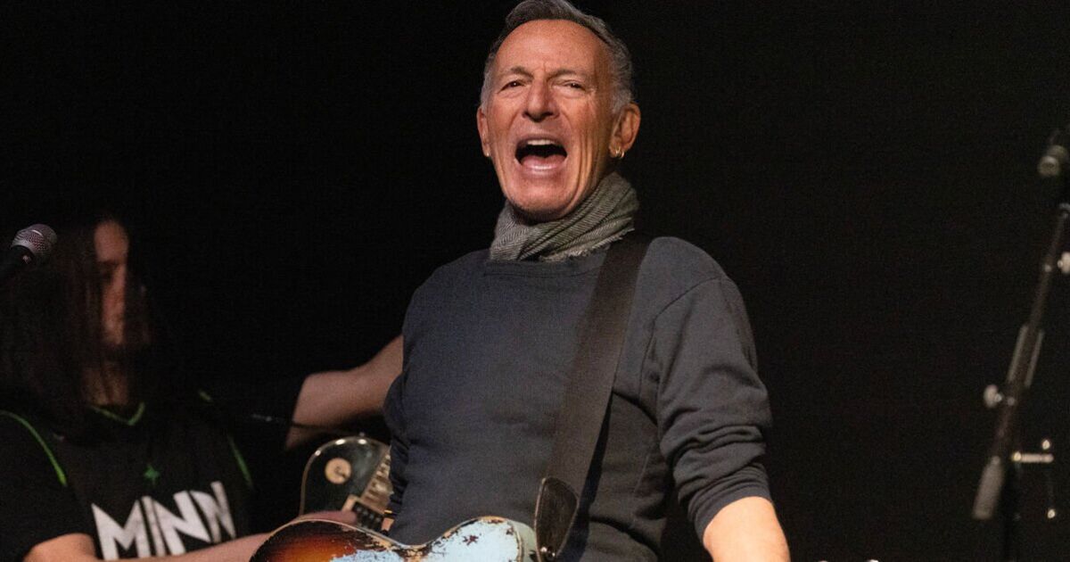 Bruce Springsteen condemns President Trump in tour | Music News