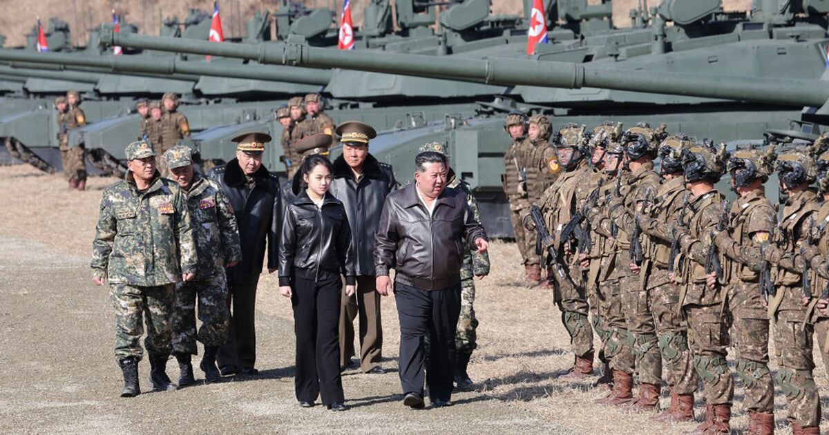 Chilling image shows Kim Jong Un preparing