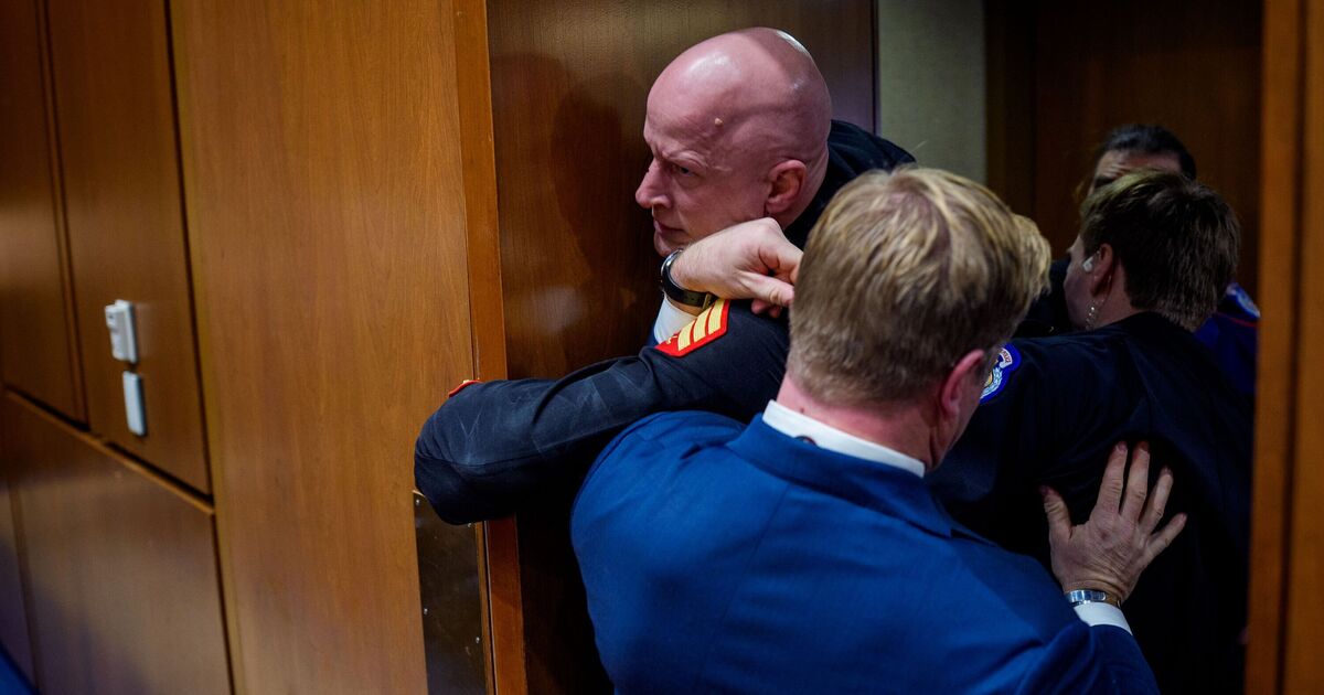 Horror moment marine veterans arm snaps in | Political News