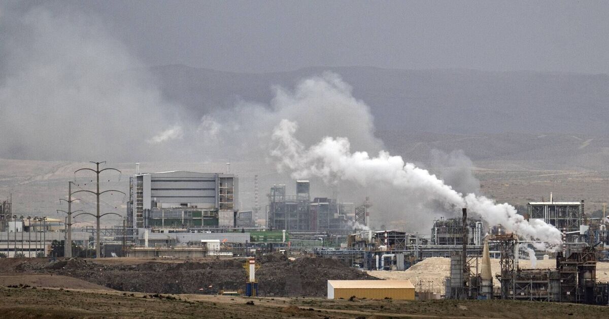 Huge explosions heard in Dubai as Trump says