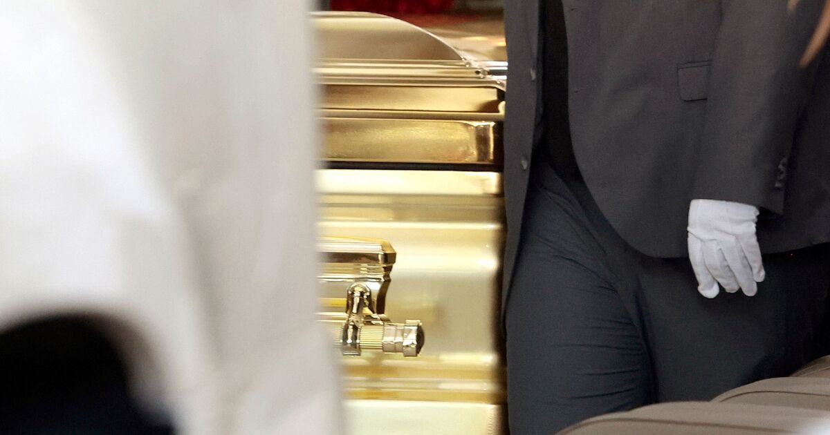 Mexican drug lord El Mencho buried in golden | Political News