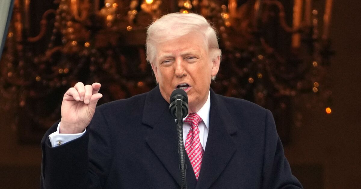 Trump signs EO to pay TSA workers as origin of | Political News