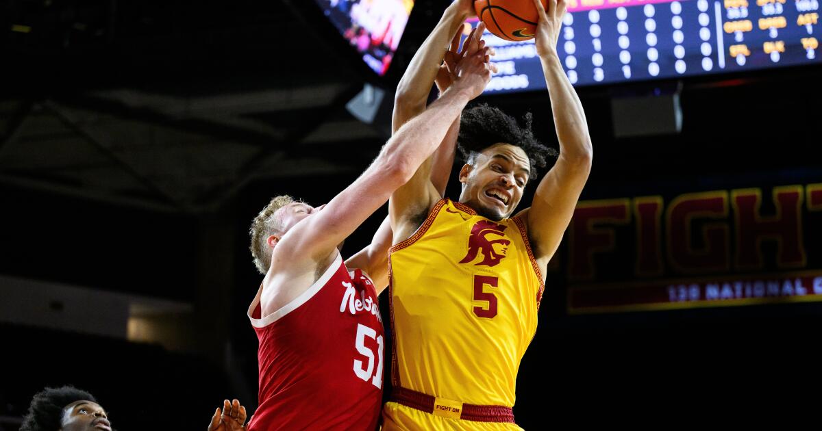 USC men routed by Nebraska after building halftime