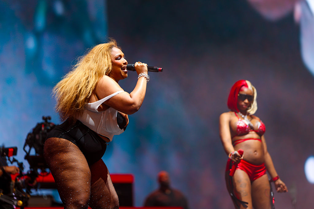 Cake & Coachella: Lizzo Bares It All For | Gossip Wire