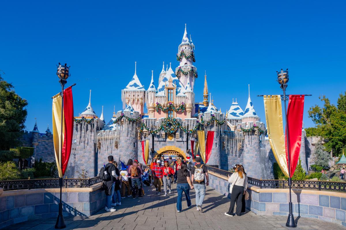 Classic Disneyland turkey leg shop set for major | Lifestyle News