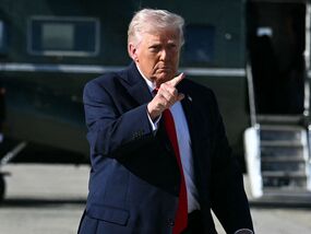 Fox News halted as Donald Trump loses it at reporter on | Latest US News