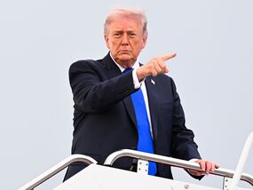 Fox News viewers turn on Trump ally as he comes to | Latest US News