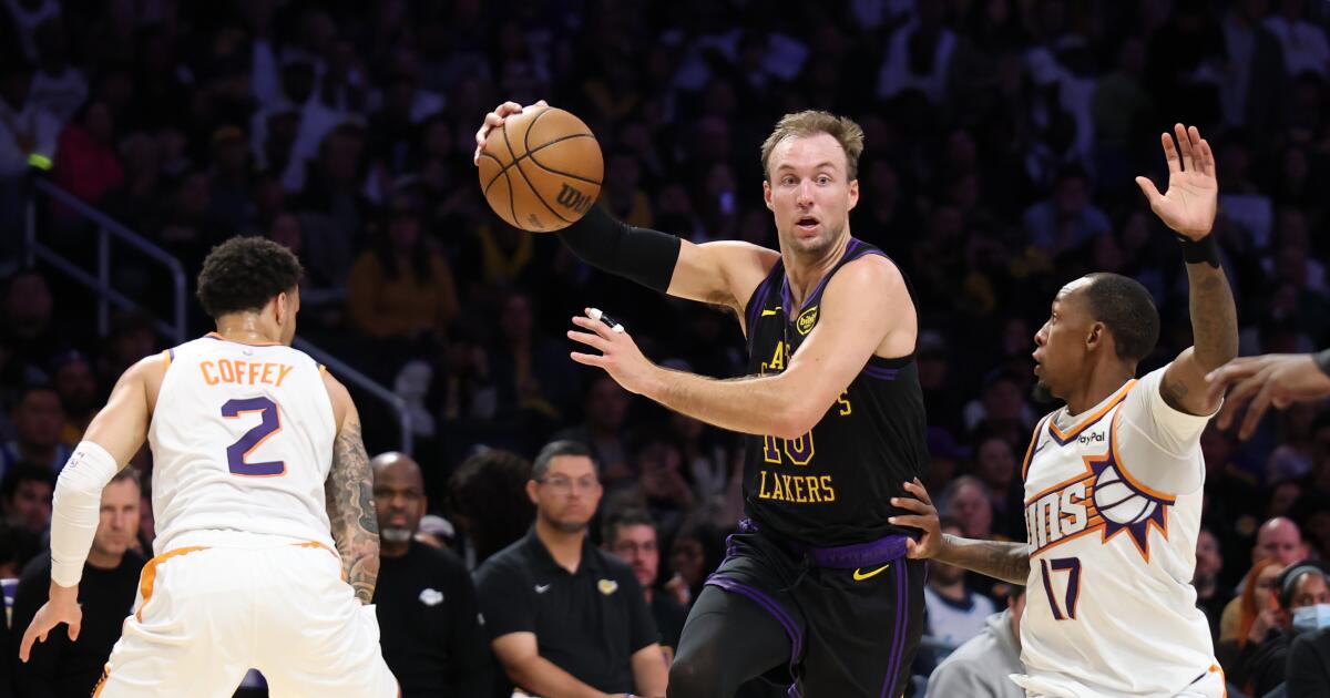 How Luke Kennard became the Lakers emergency