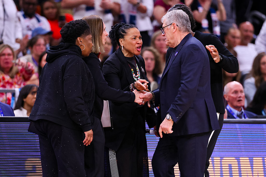 ‘I Will Beat Geno’s A**!’: On Dawn Staley, Black | Gossip Wire