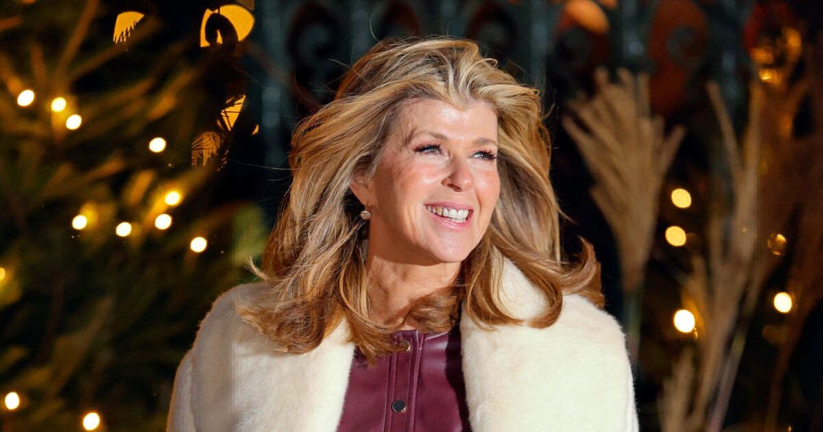 Kate Garraway 'switches wedding ring to other hand' as | UK News