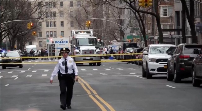 Man Wielding a Machete Injures 3 in Bizarre Attack