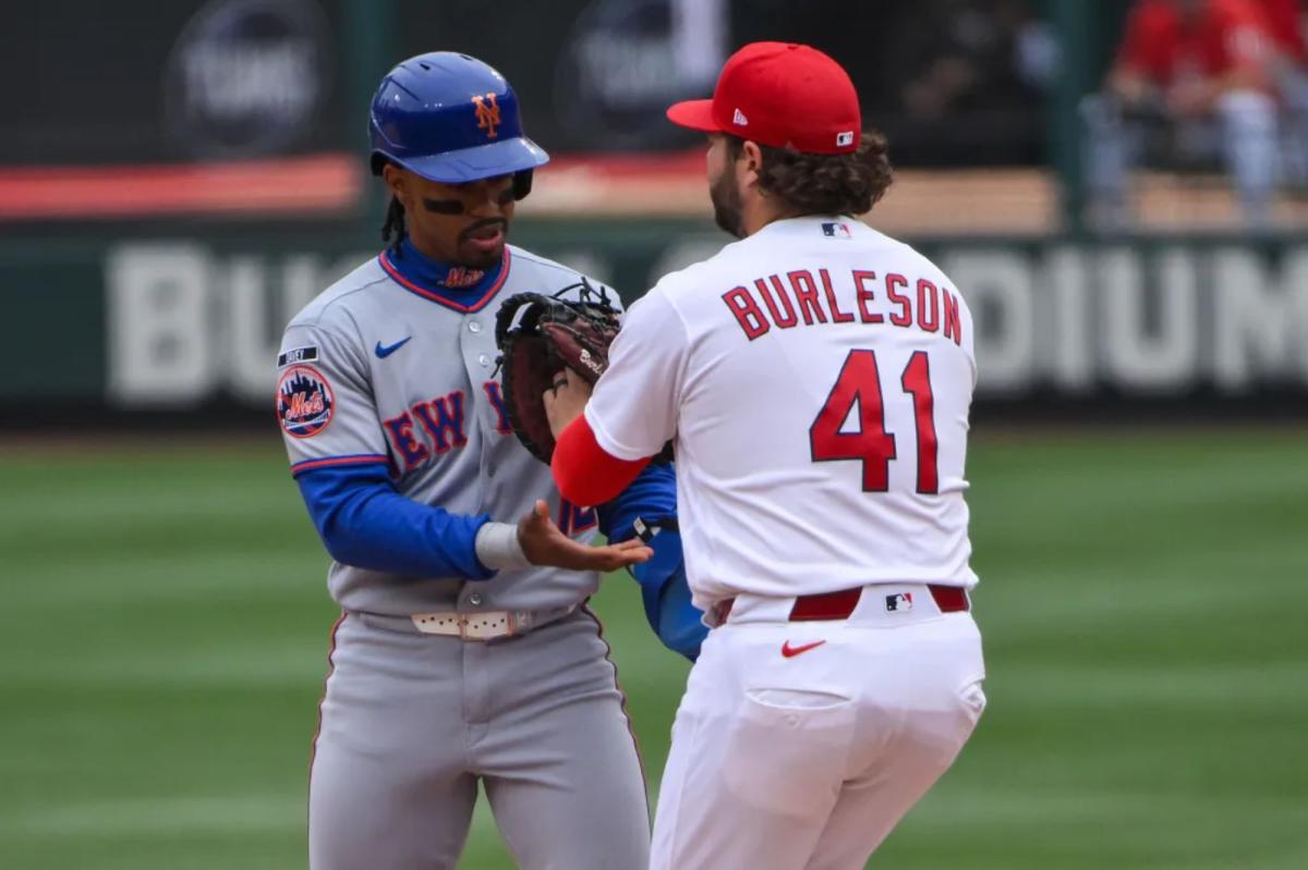 Mets Francisco Lindor makes two costly miscues as | Sports News