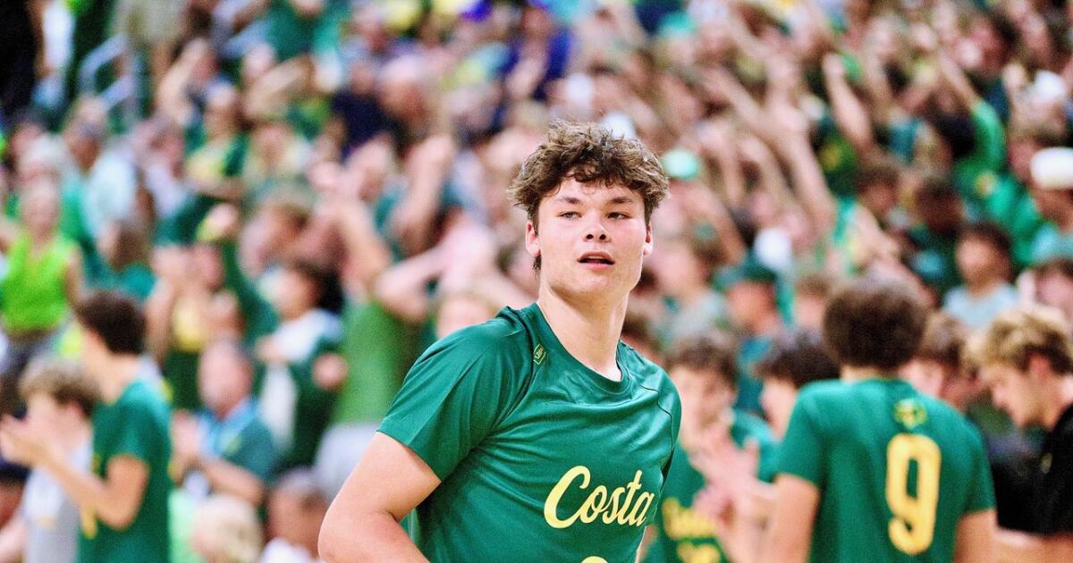 Mira Costa volleyball star Mateo Fuerbringer