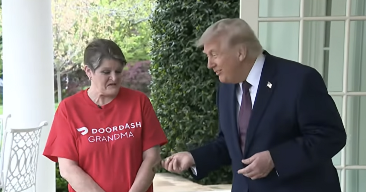 Trump hands over wad of cash to DoorDasher after