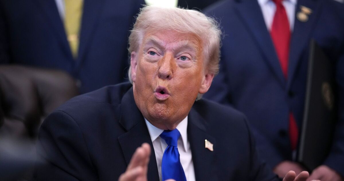 Trumps aggressive 7-word snipe at reporter after | Political News