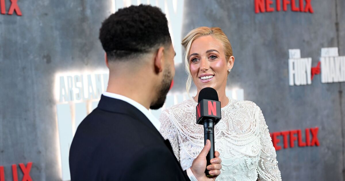 Tyson Fury's wife confirms a contract is signed | Boxing News