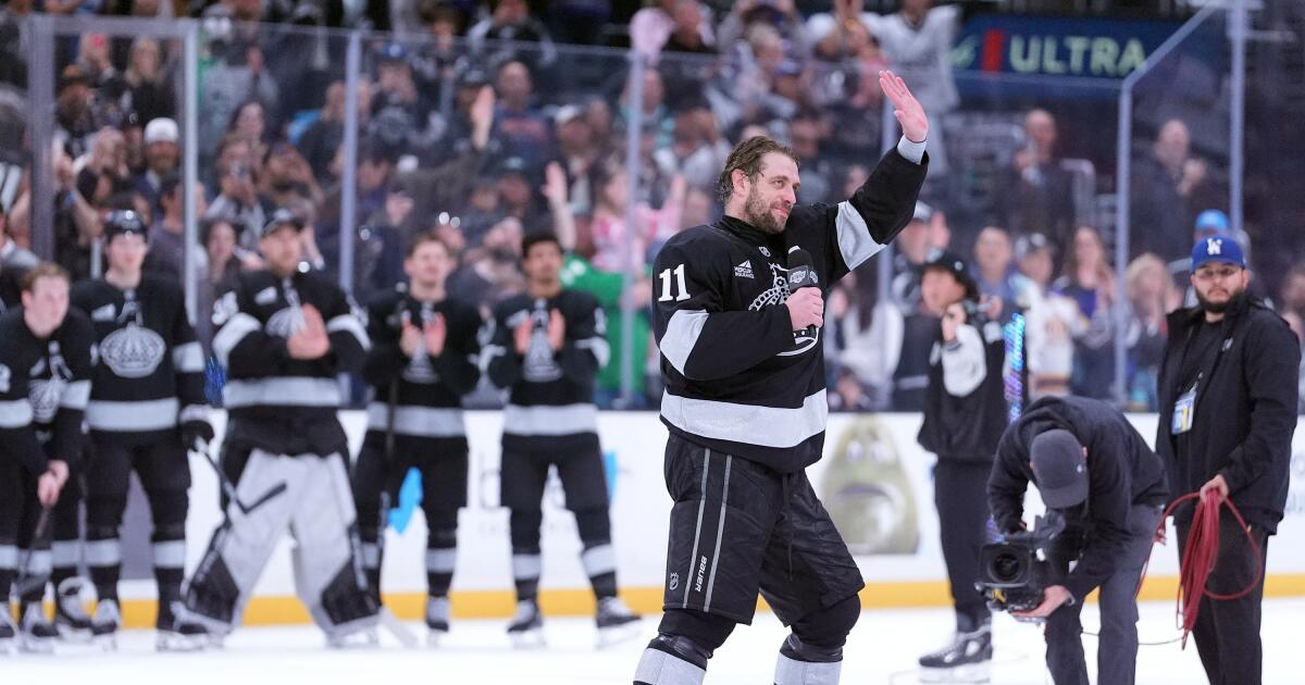 Anze Kopitar honored after Kings beat nemesis