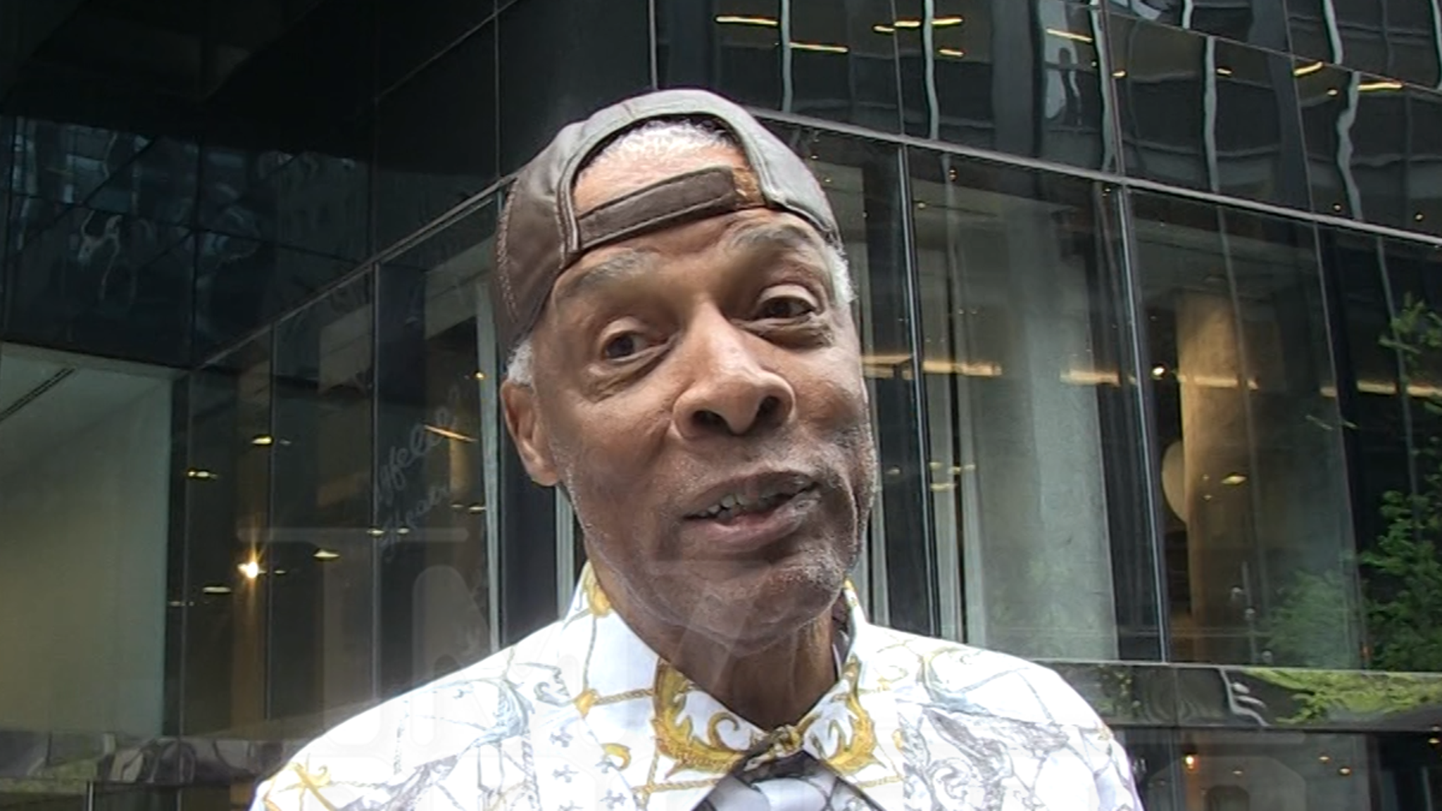 Julius Erving Calls on NBA Stars To Save Dunk