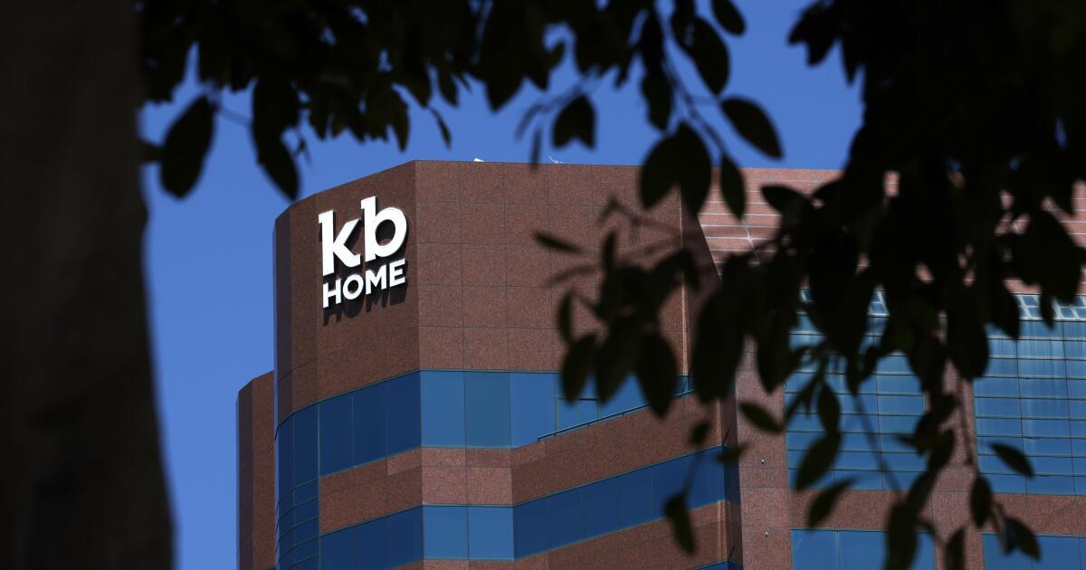 L.A.s trailblazing home builder is the latest to | Real Estate news