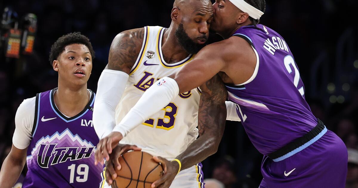 Lakers defeat Jazz, will open playoffs at home
