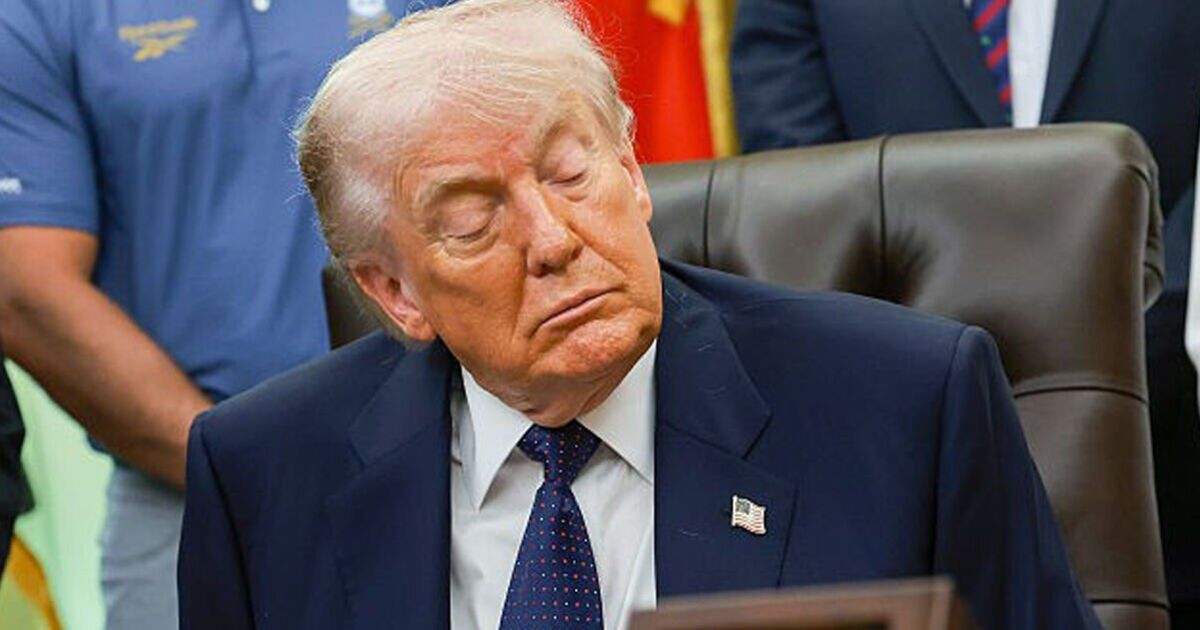 Bombshell moment Trumps drooping face caught on air | UK News