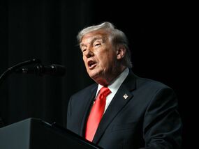 Donald Trump distances himself from Fox News as he | Latest US News