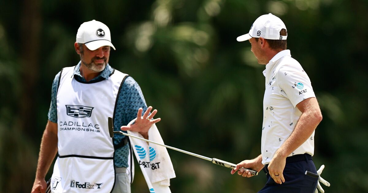Jordan Spieth's caddie intervenes in Rickie Fowler | Golf News