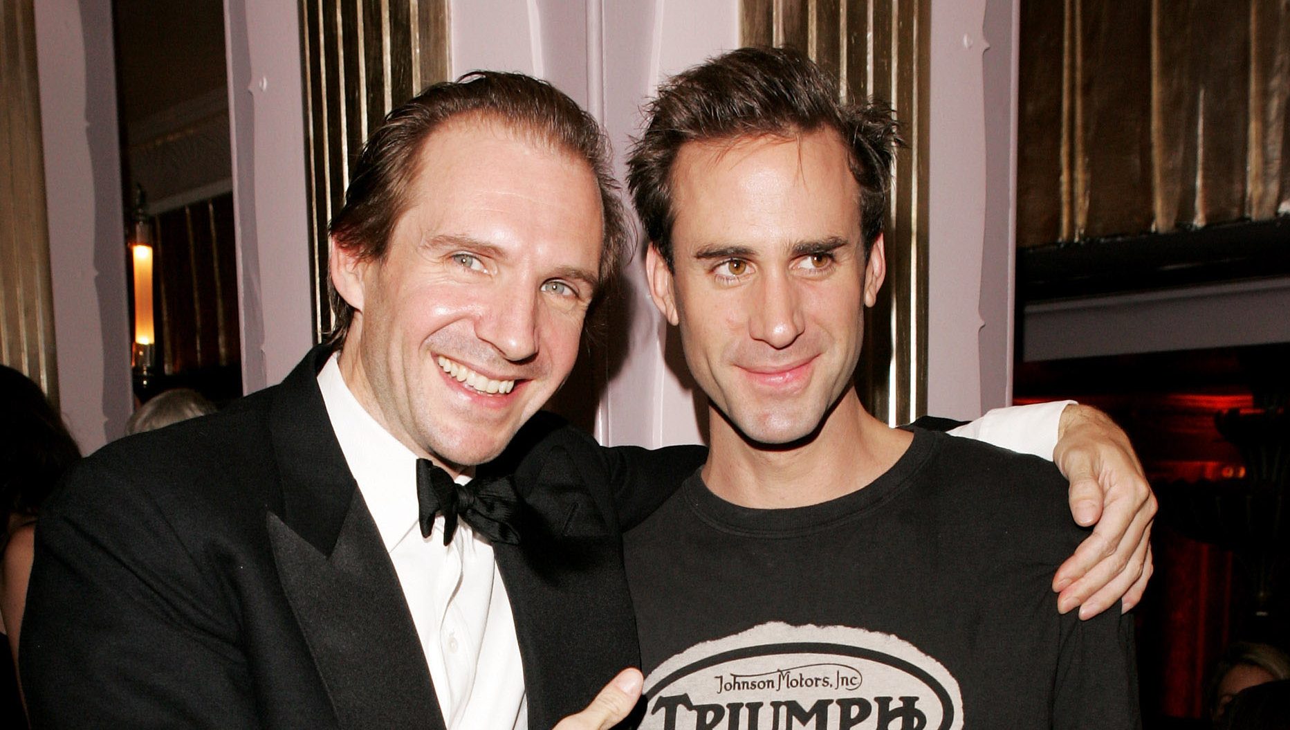 Ralph Fiennes’ 6 Siblings: Meet His Brothers and | Gossip Wire
