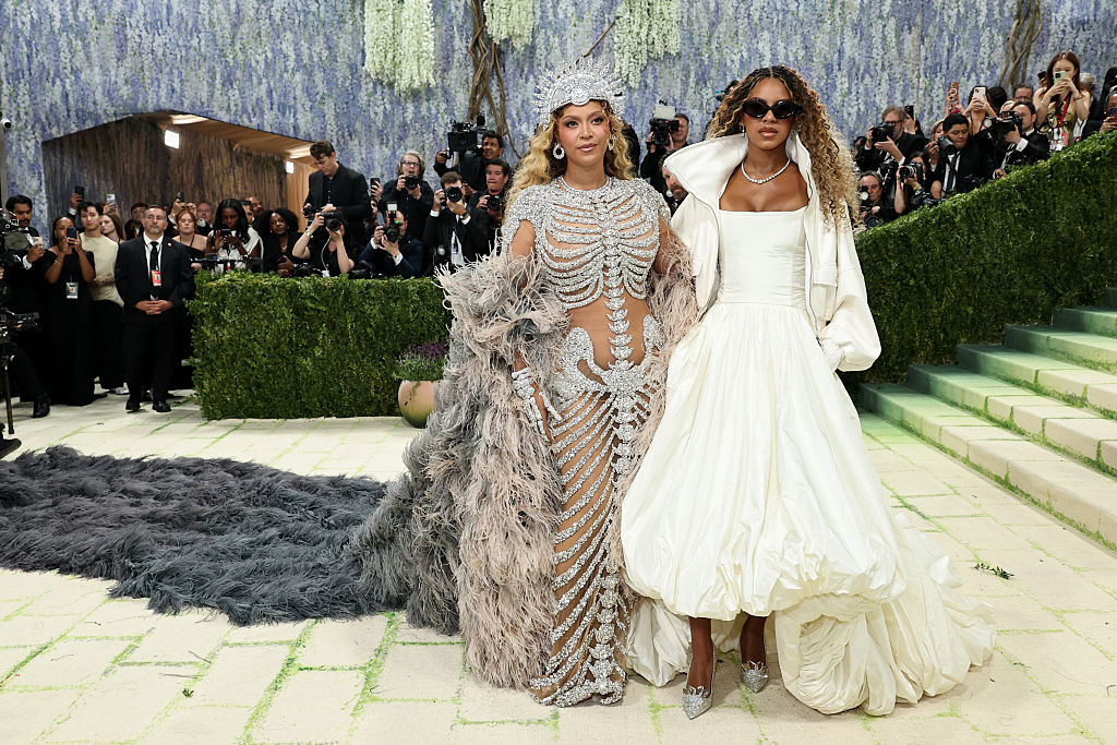 So Stunning: Diamond-Dripping Beyoncé & Blue | Gossip Wire