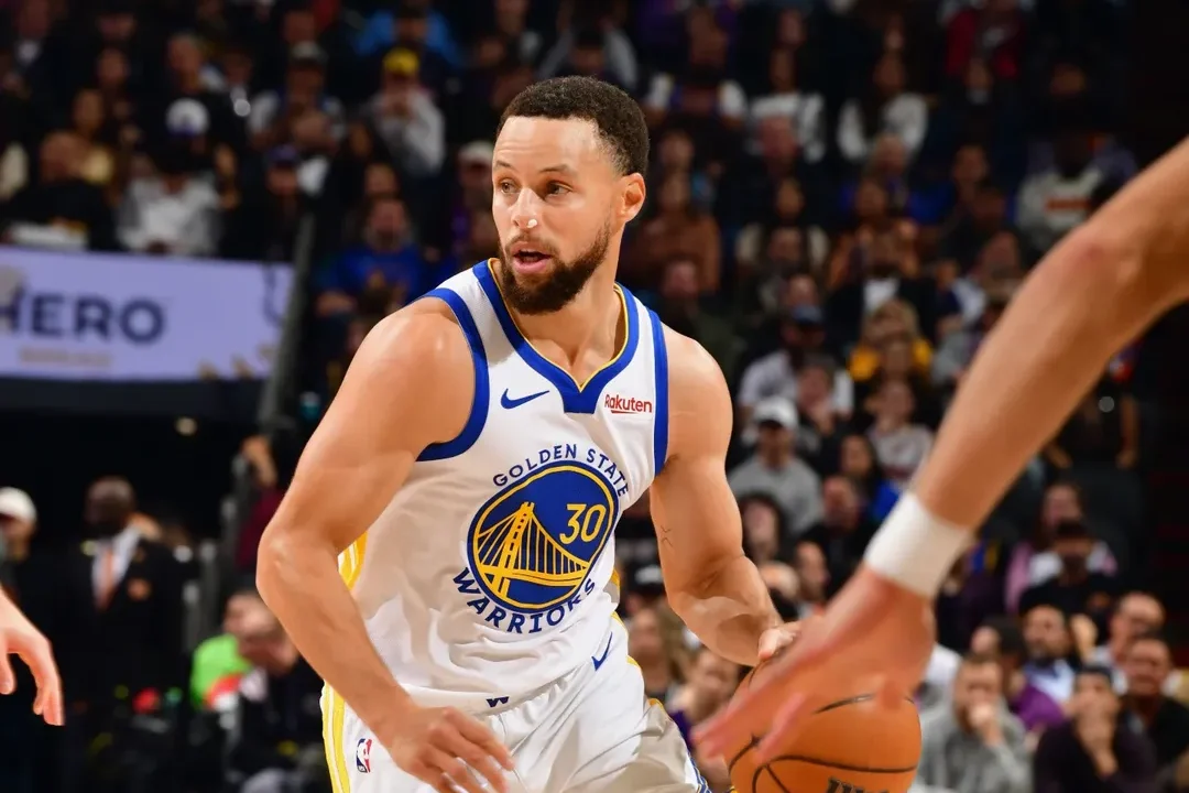 Stephen Curry Backs PLEZi Hydration With A Holiday | Gossip Wire News