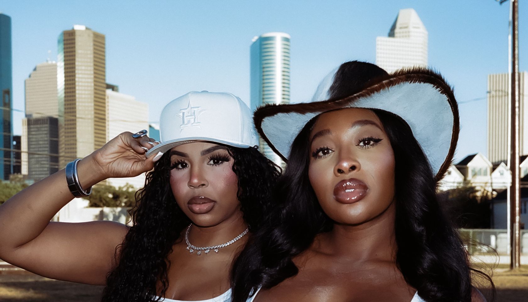 Still Sippin’, Still Stunnin’: ‘Pour Minds’ Hosts | Gossip Wire