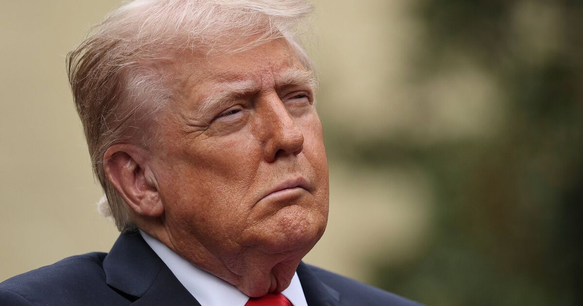 Surgeon spots four signs that suggest Donald Trump